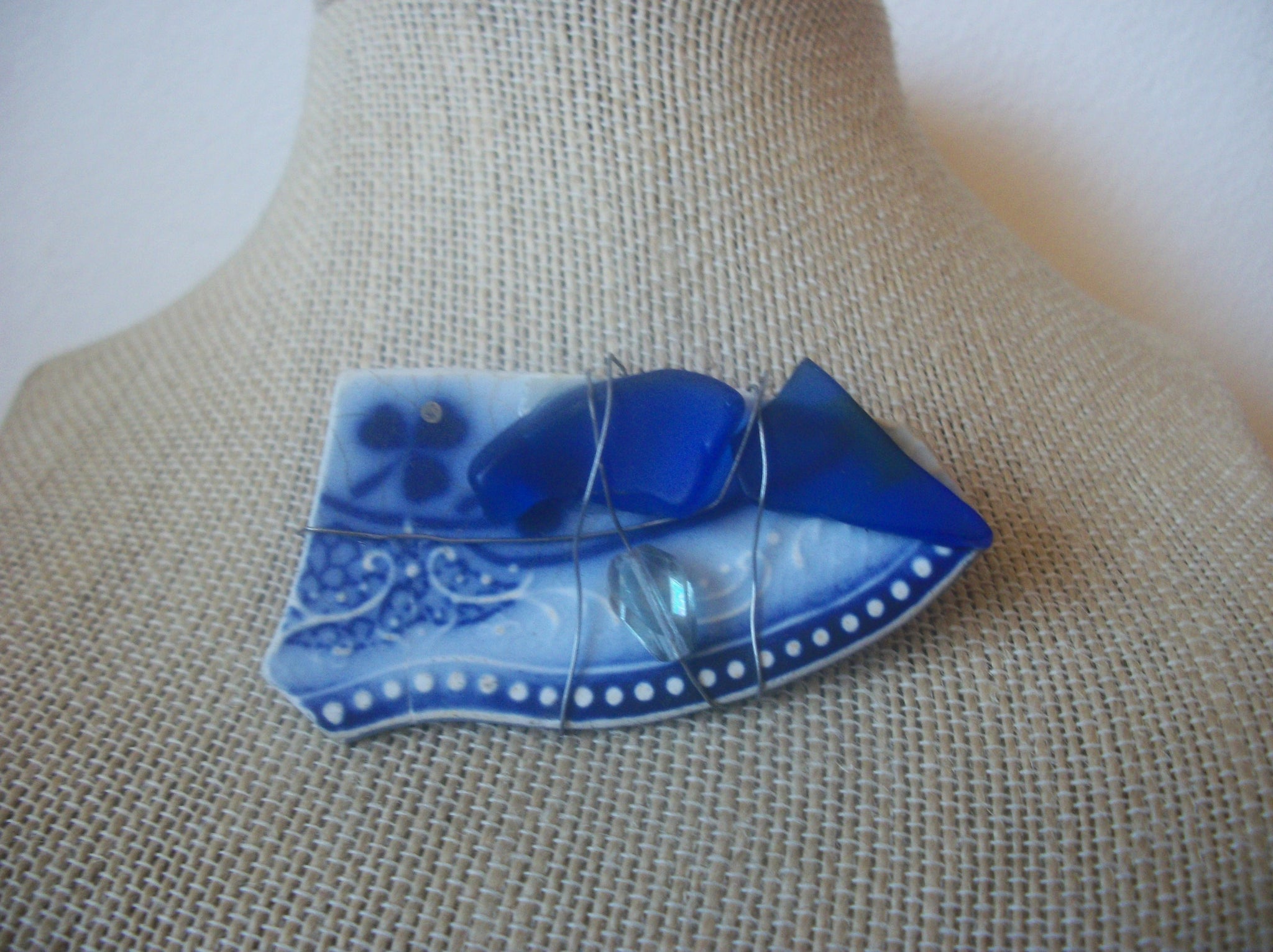 Netherlands Pottery, Hand Made, Wired Painted With Sea Glass Blue Clear, Vintage Brooch Pin 63017