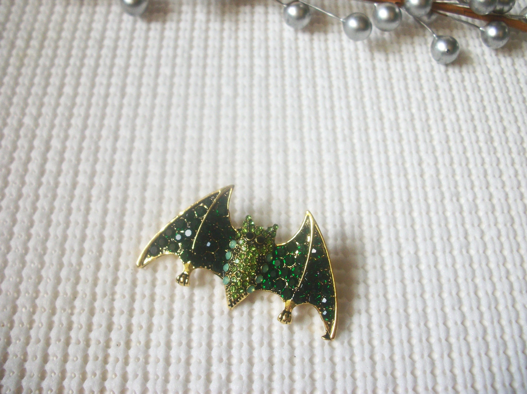 Vintage Jewelry Stunning Halloween Bat with Emerald Green Rhinestones Pin Brooch and Pendant 022521