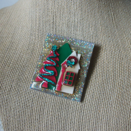 Vintage Lucinda House Pins, Highly Detailed Romantic Christmas Tree Decorated Wreath Glittery 61318