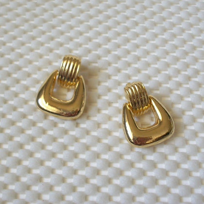 Vintage Pierced Earrings Gold Tone Doorknocker Design 51016
