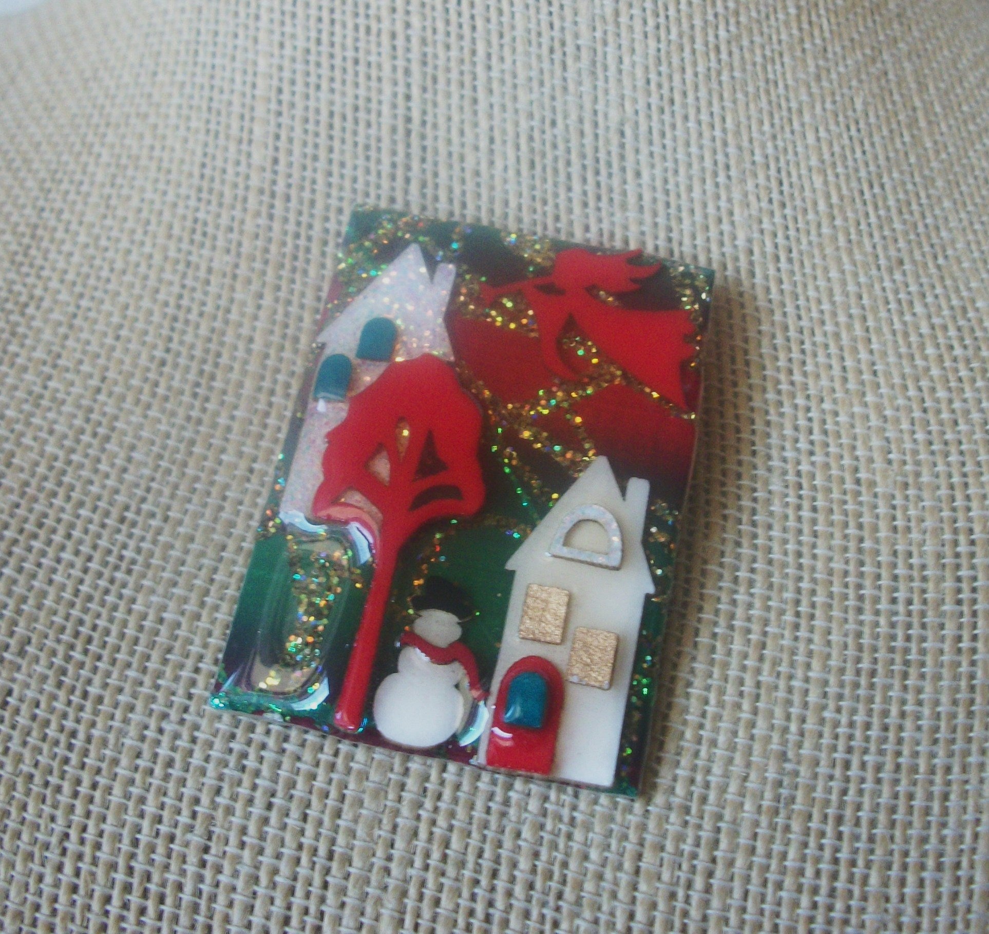 Highly Detailed Lucinda House Pins, Red Angel Playing Trumpet Festive Christmas House Glitter Reindeer 021321