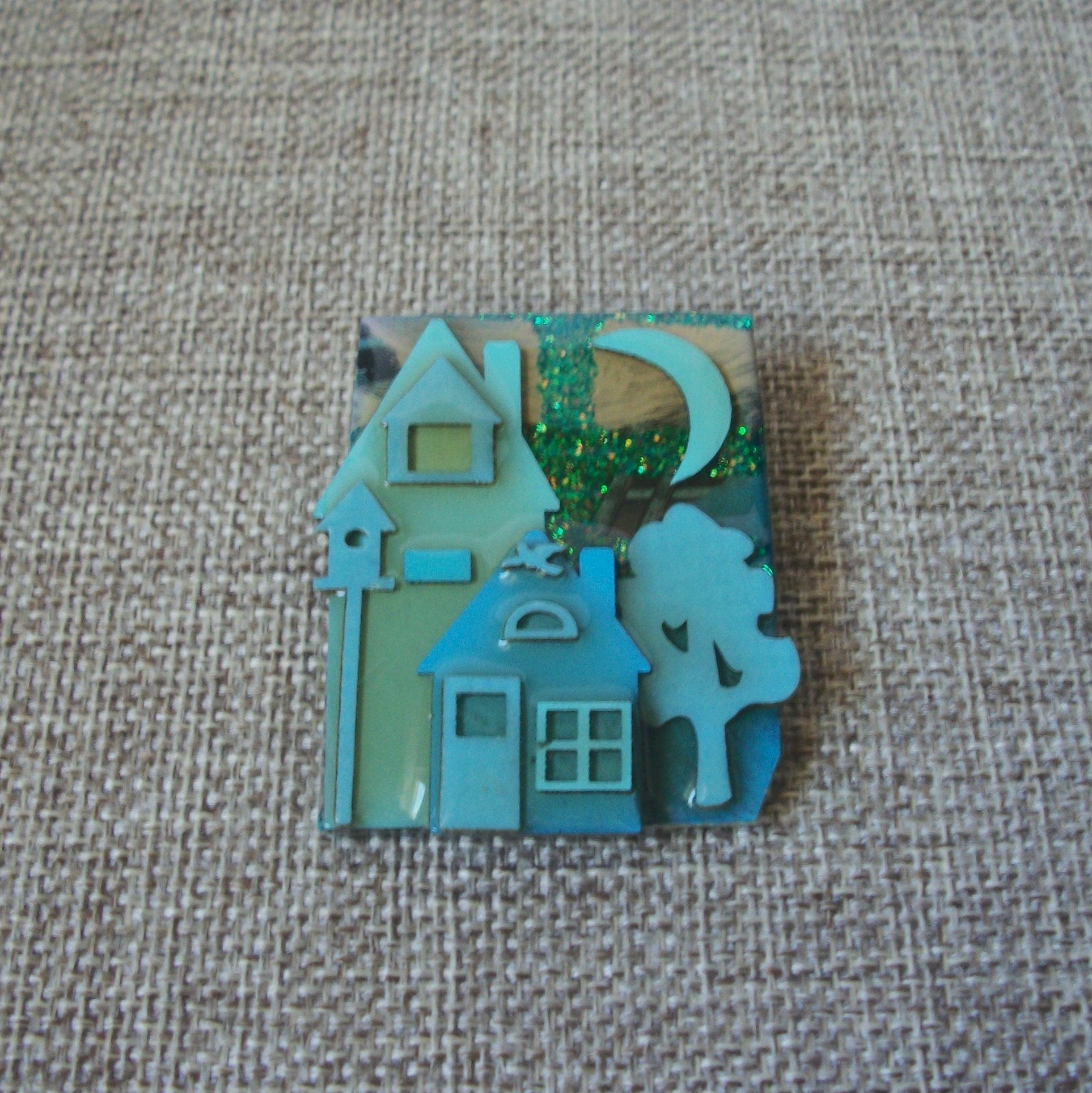 Highly Detailed Lucinda House Pins, Blue Glitter Moon Bird House 021321