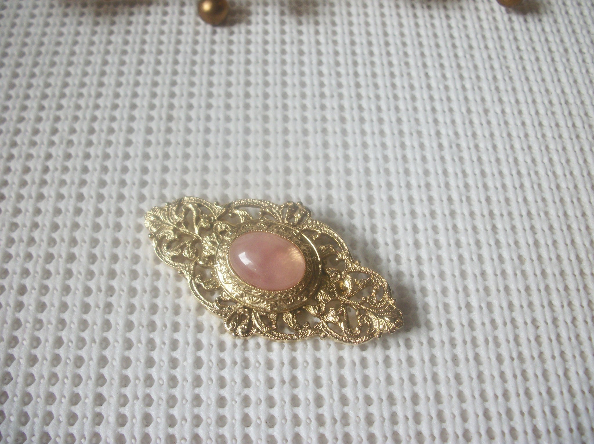 Vintage Jewelry Rose Quartz Cabochon Filigree Gold Tone, Brooch Pin 52017