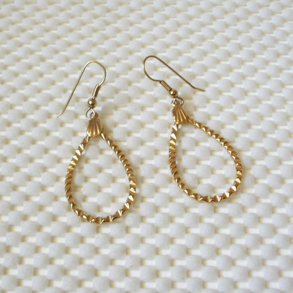 Vintage Pierced Earrings Gold Toned Textured Oval Design 51016