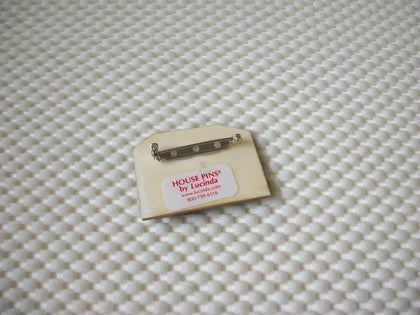 Vintage Brooch Pin Lucinda House Pins, Christmas Festive Tree  Snowflakes Little Cat Glitter 61318