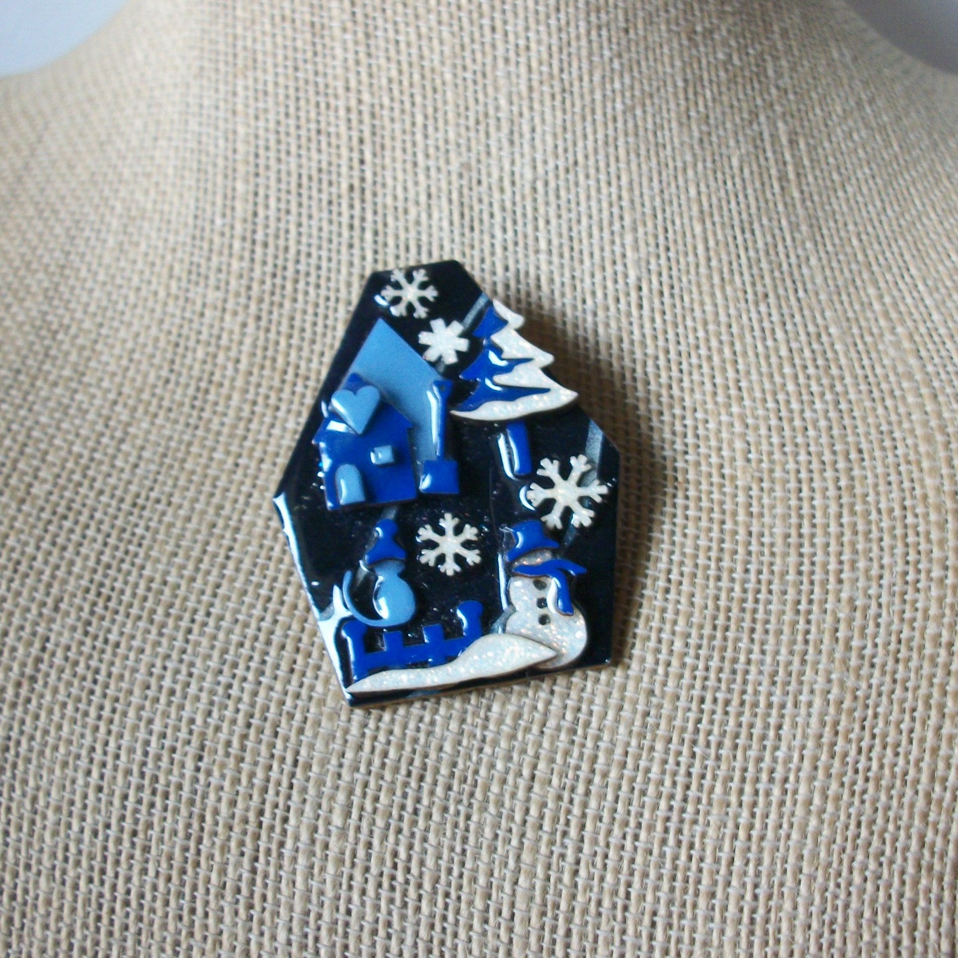 Hard To Find Vintage Lucinda House Pins, Christmas Glitter Snow Cat Snowflakes 61318