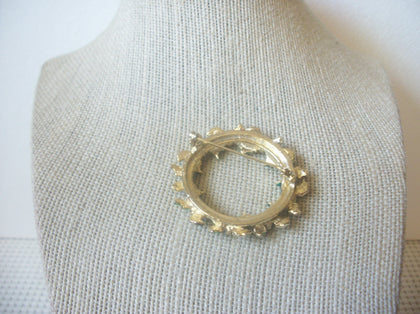 Vintage Brooch Pin, Festive Christmas, Wreath Enameled, Gold Tone 72517