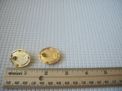 Pretty Vintage PIERCED Post Earrings Gold Toned Baroque Faux Pearl  61717