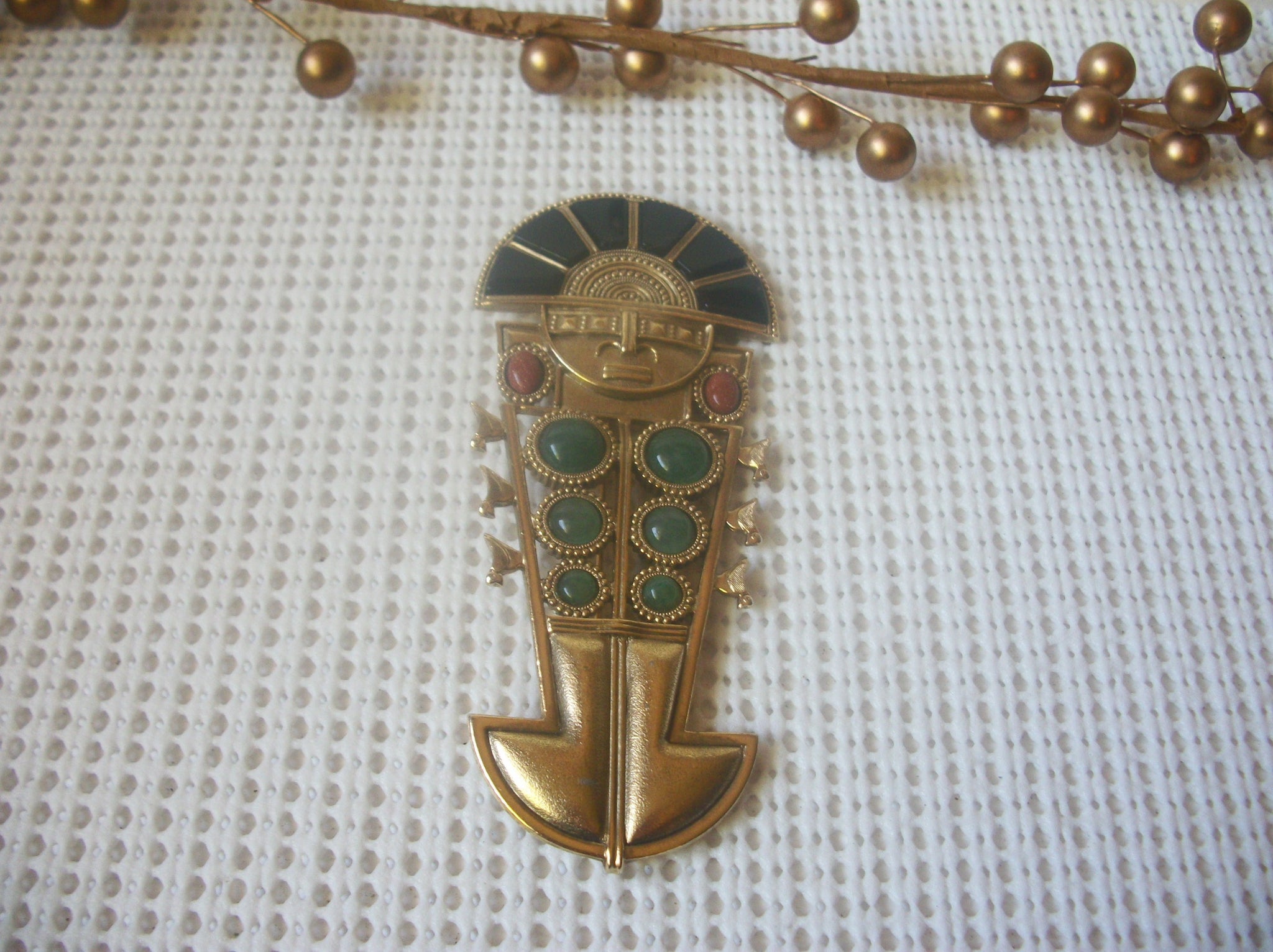 Vintage Jewelry, Large 4 1/4" Inca Figural Warrior Jasper Jade Beautifully Detailed Gold Tone Brooch Pin 52017