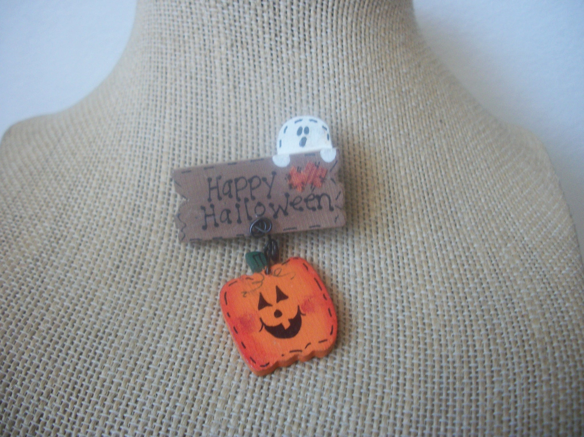 Vintage Hand Painted Wood Fall Pumpkin Ghost Halloween Brooch Pin 7817