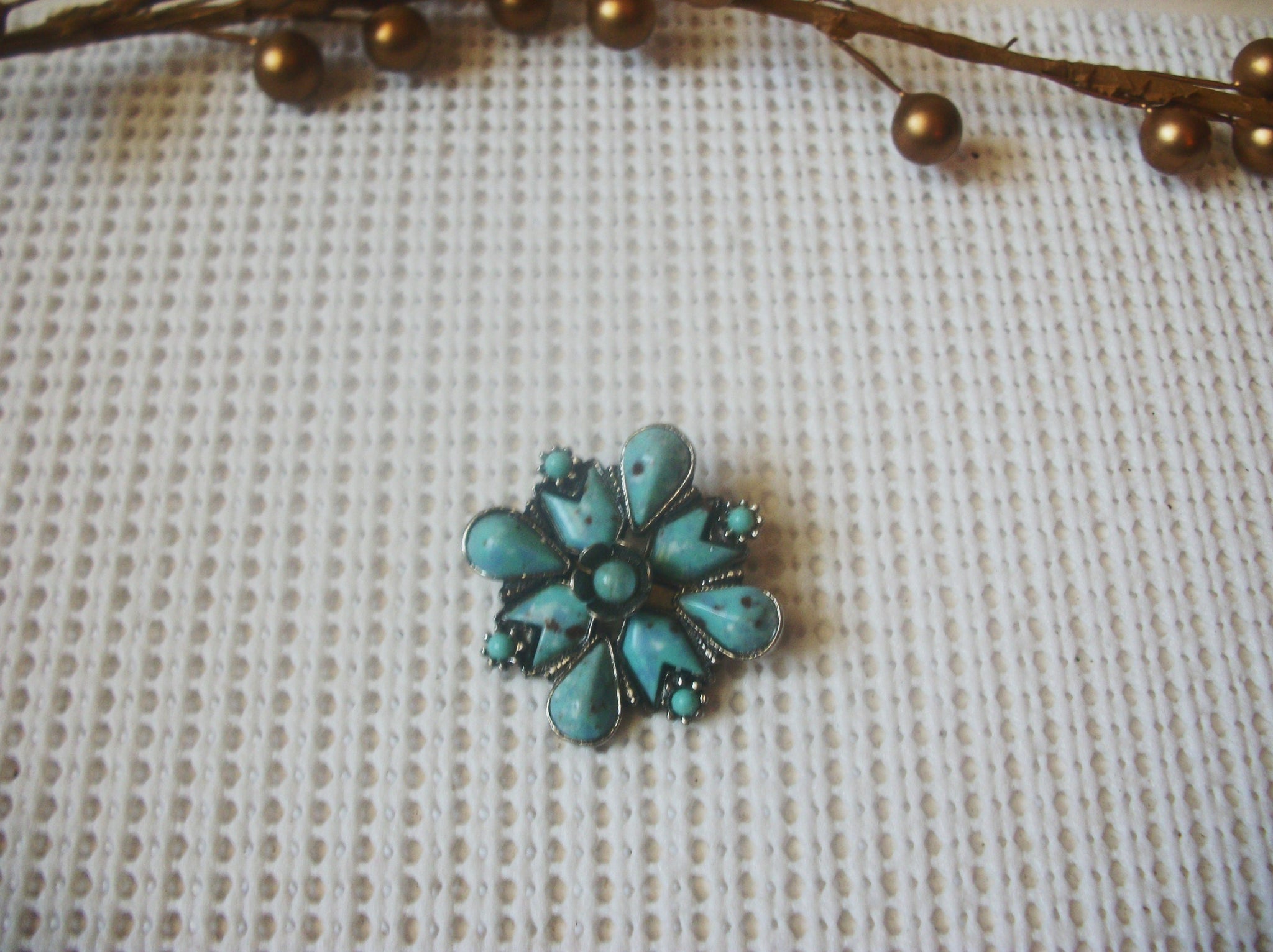 Vintage Brooch Pin, Southwestern Turquoise Stone Floral 52017