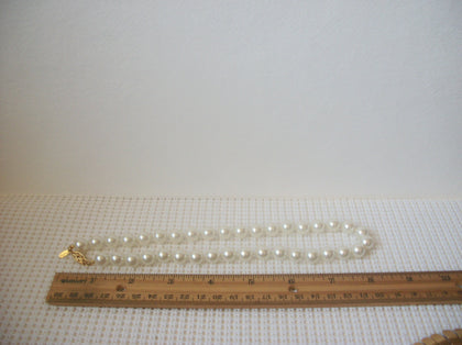 Beautiful Vintage 16" Necklace Signed NAPIER White Faux Pearls 92017