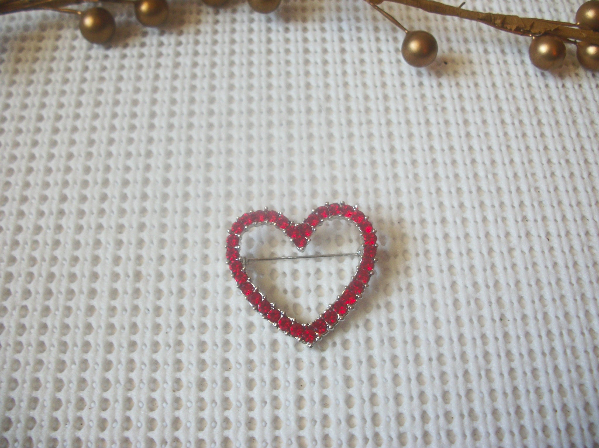 Vintage Brooch Pin Red Sparkling Rhinestones Heart Silver Tone 52017