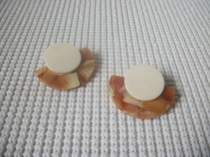 Retro Earrings, Beige Caramel Swirl Fan Tortoise Pierced 72116B