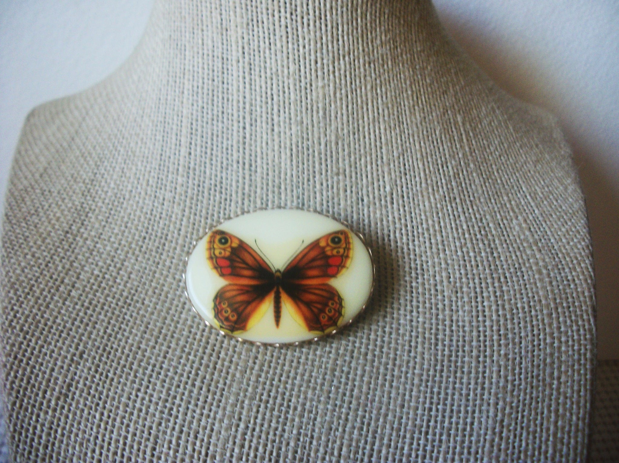 Vintage Jewelry, German Limoge Butterfly, Hand Painted, ,Gold Tone Bezel Setting Brooch Pin 51018