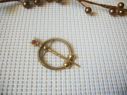 Vintage Brooch Pin, Warrior King Sword Carnelian Stone, Gold Tone 82317