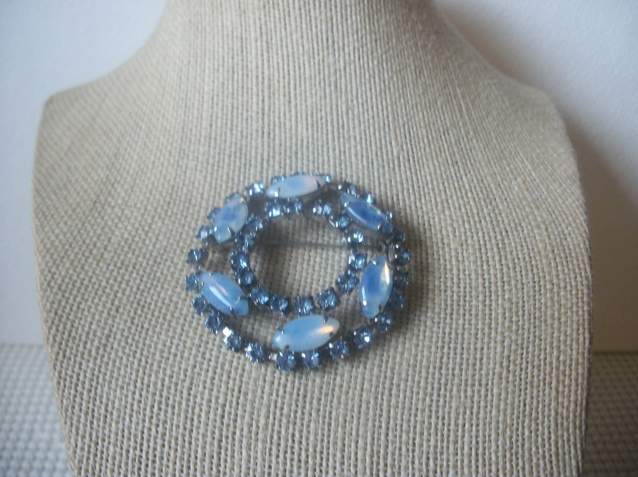 Icy Blue Moon glow Glass Silver Tone Prong Set Mid Century Vintage Pin Brooch 022121