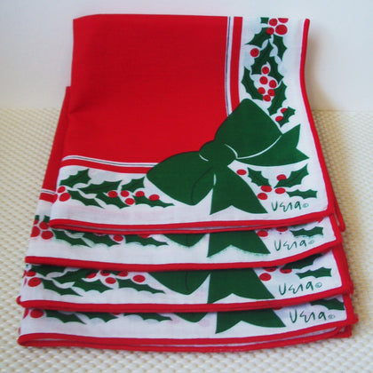 Vera Neumann 1981 Holiday Cocktail Napkin Set, 4 Signed Christmas Wreath Print Linens, Home Entertaining