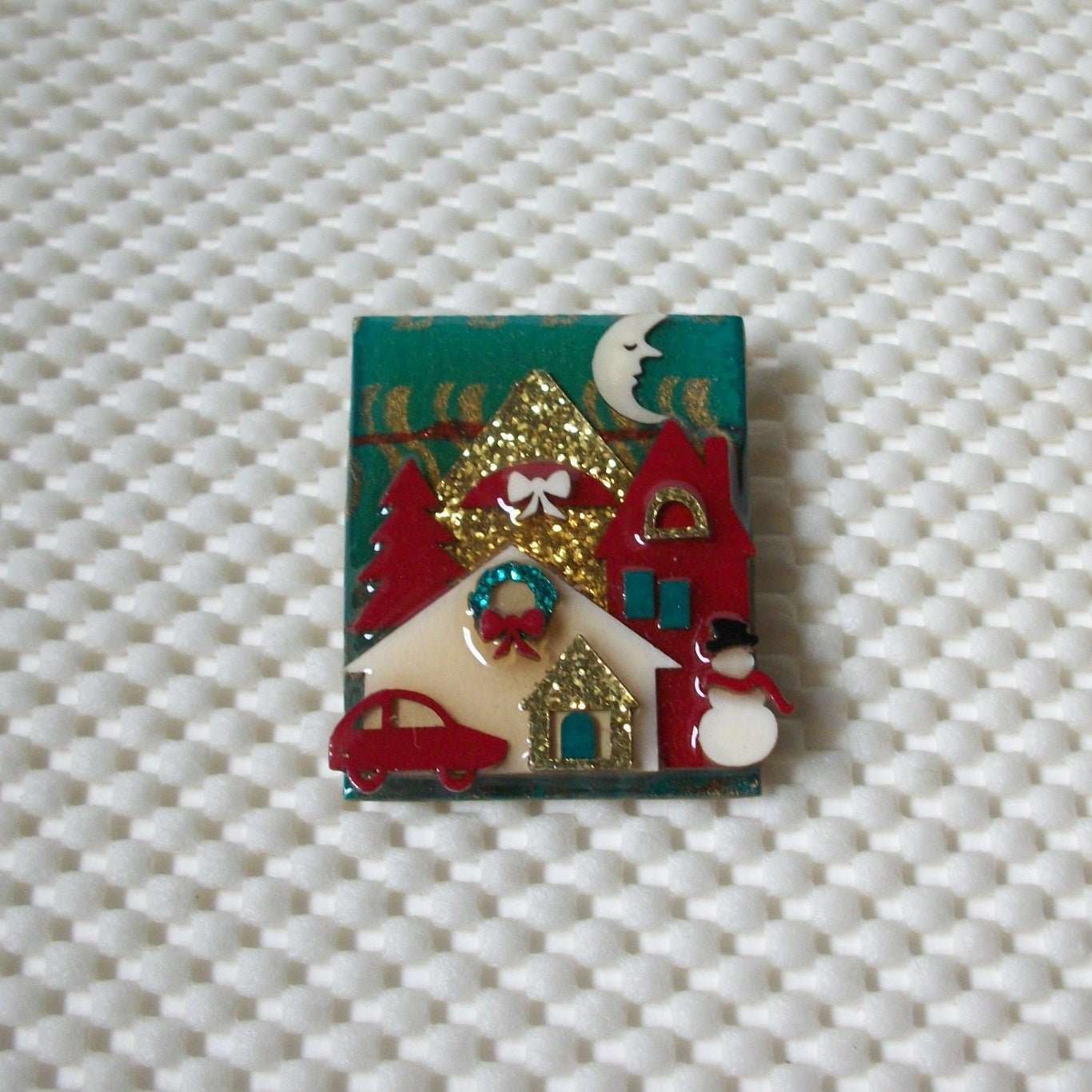 Vintage Brooch Pin Lucinda House Pins, Christmas Festive Tree  Snowman Moon Car Glitter 61318