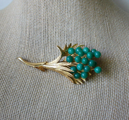 Larger Vintage Brooch Pin, Floral Burst Lucite Jade Tone Gold Tone Textured 030521