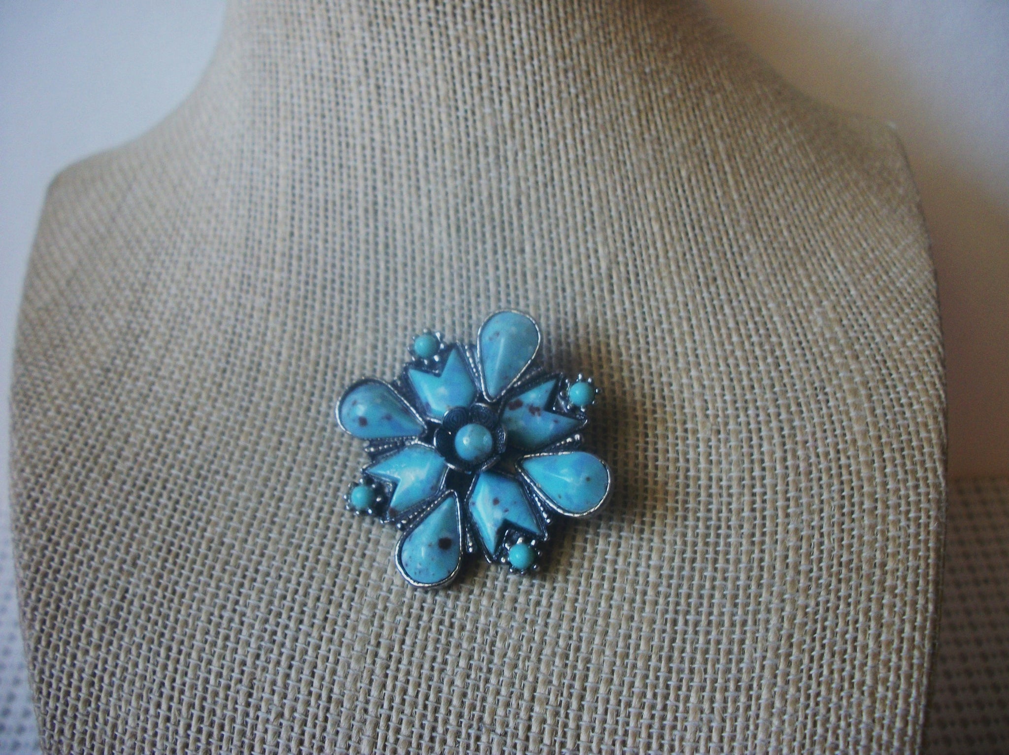 Vintage Brooch Pin, Southwestern Turquoise Stone Floral 52017