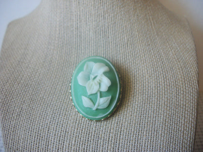 Vintage Brooch Pin Bezel Set Green Floral Raised Resin Gold Tone, 52017