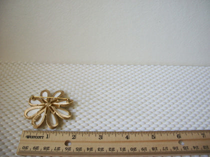 Vintage Brooch Pin, Signed TRIFARI Floral White Petals With Gold Tone 030521