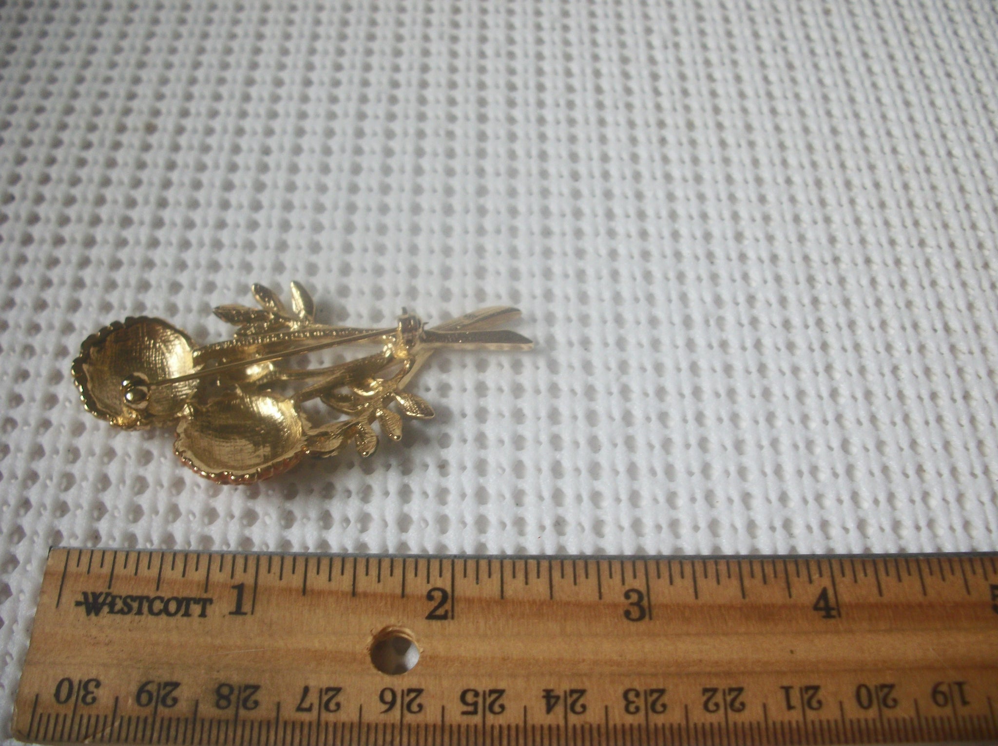 Vintage Jewelry Beautiful Flowers Enameled Faux Pearl Green Leaves, Gold Tone Brooch Pin 52017