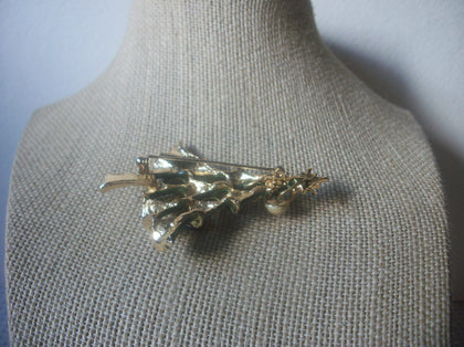 Vintage Jewelry Hand Painted Ornaments, Green Enameled Gold Tone, Brooch Pin 53018
