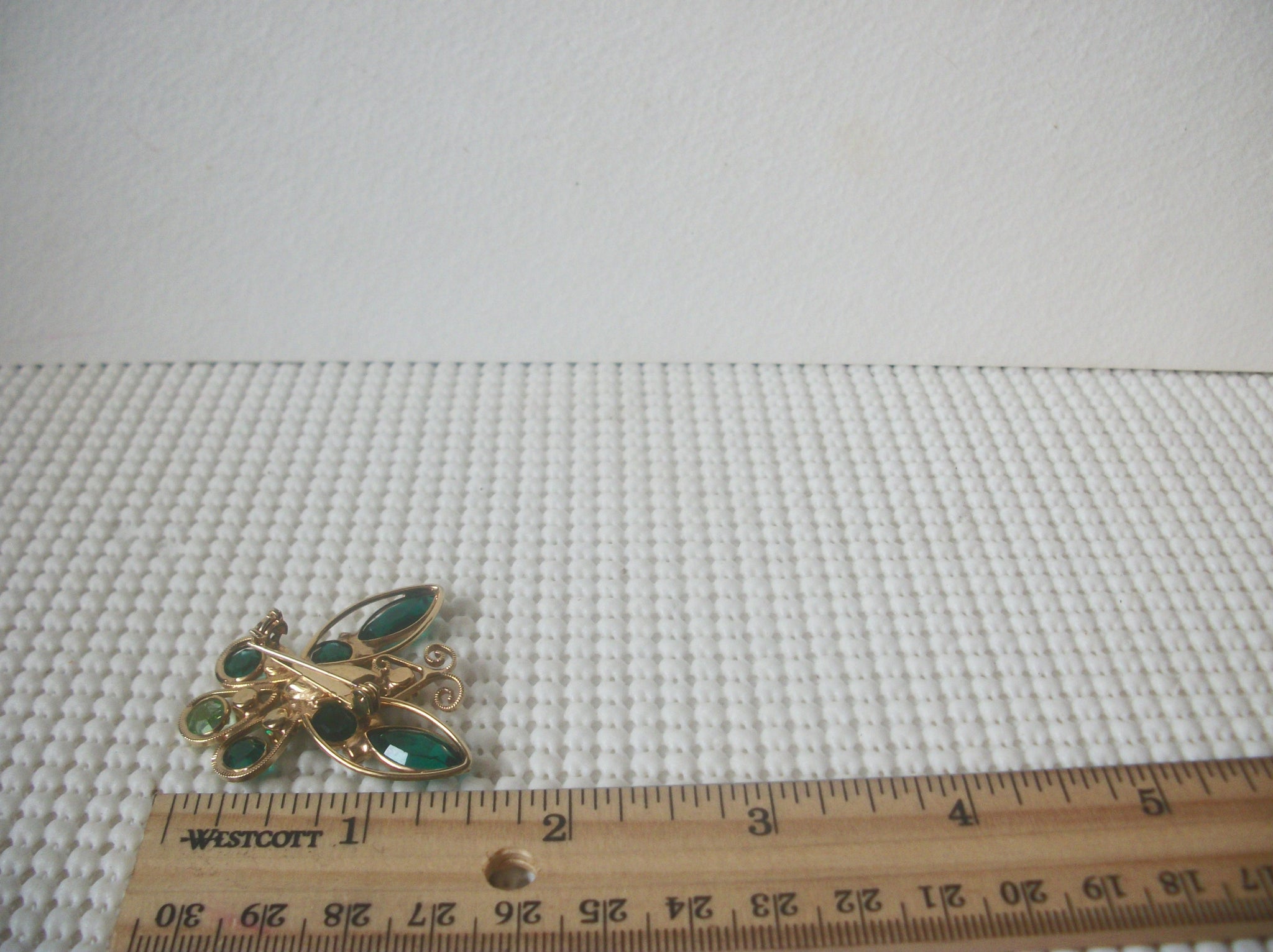 Exquisite Green Emerald Crystals, Rhinestones Glass, Gold Tone, Prong Set, Butterfly Pin Brooch, Vintage 022521