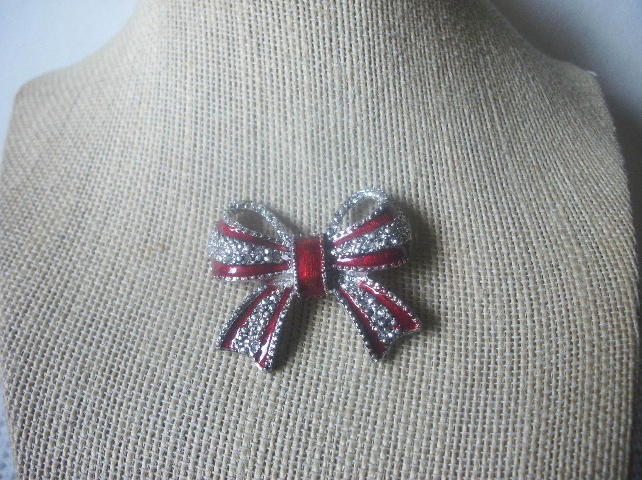 Vintage Brooch Pin, Festive Beautifully Red Enameled Bow Tie Ribbon Silver Tone 82317