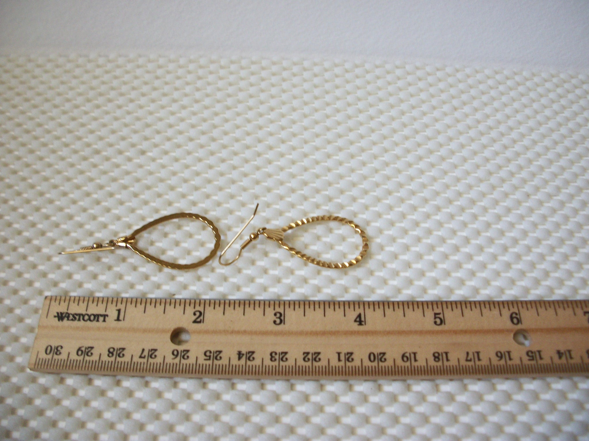 Vintage Pierced Earrings Gold Toned Textured Oval Design 51016