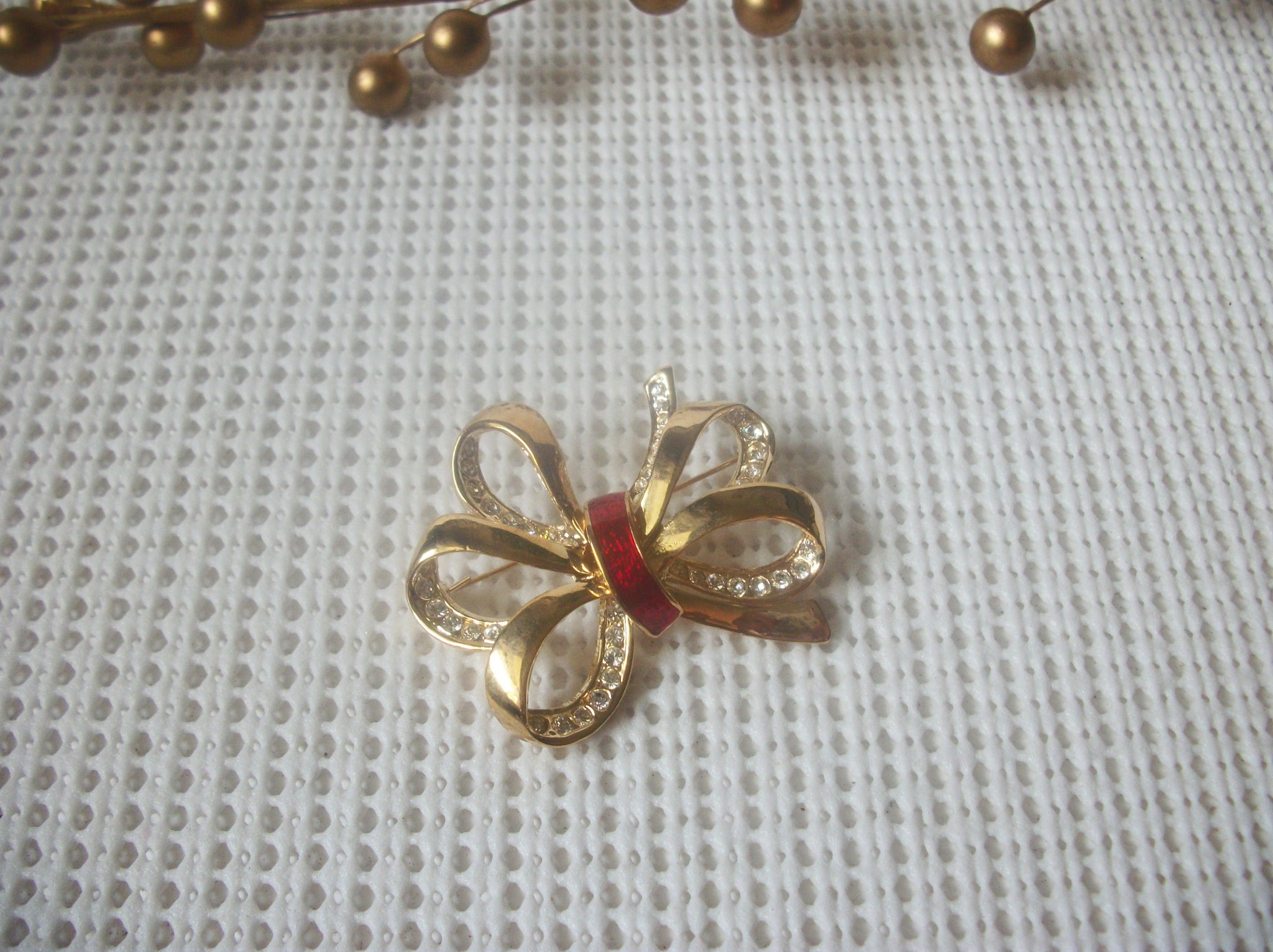 Vintage Brooch Pin, Mid Century Red Enameled Clear Rhinestones,Ribbon Tie Gold Tone 82317