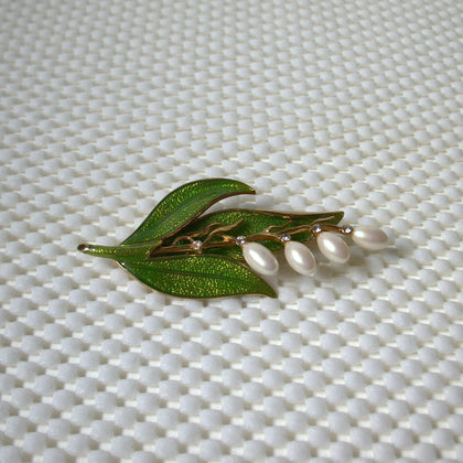 Larger Vintage Brooch Pin Signed MONET Floral Flower Lily White Pearls Enameled Clear Crystals Gold Tone 030621