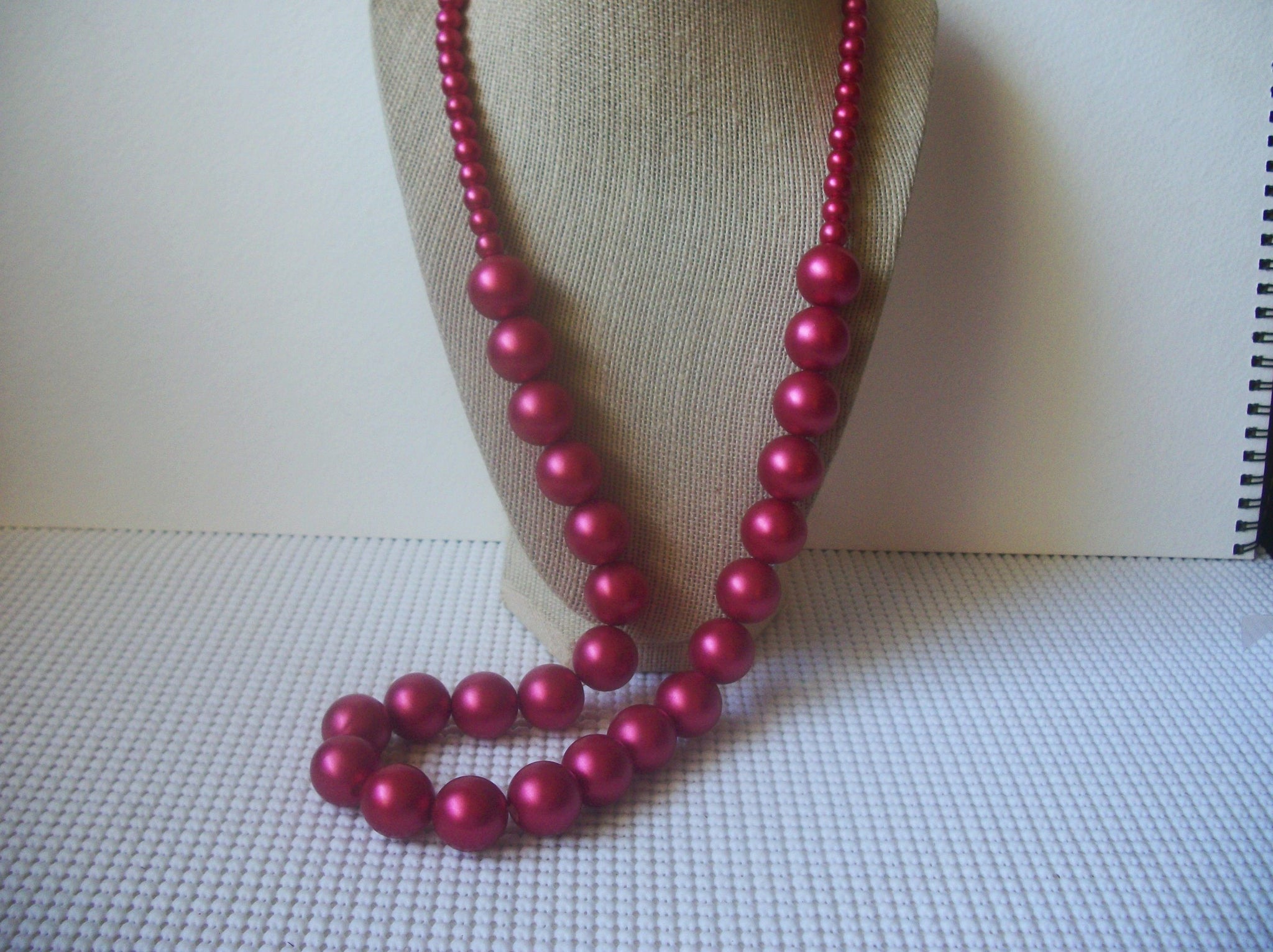 Retro 27" - 30" Long, Raspberry Acrylic , Flapper, Graduated Design, Vintage Necklace 51018