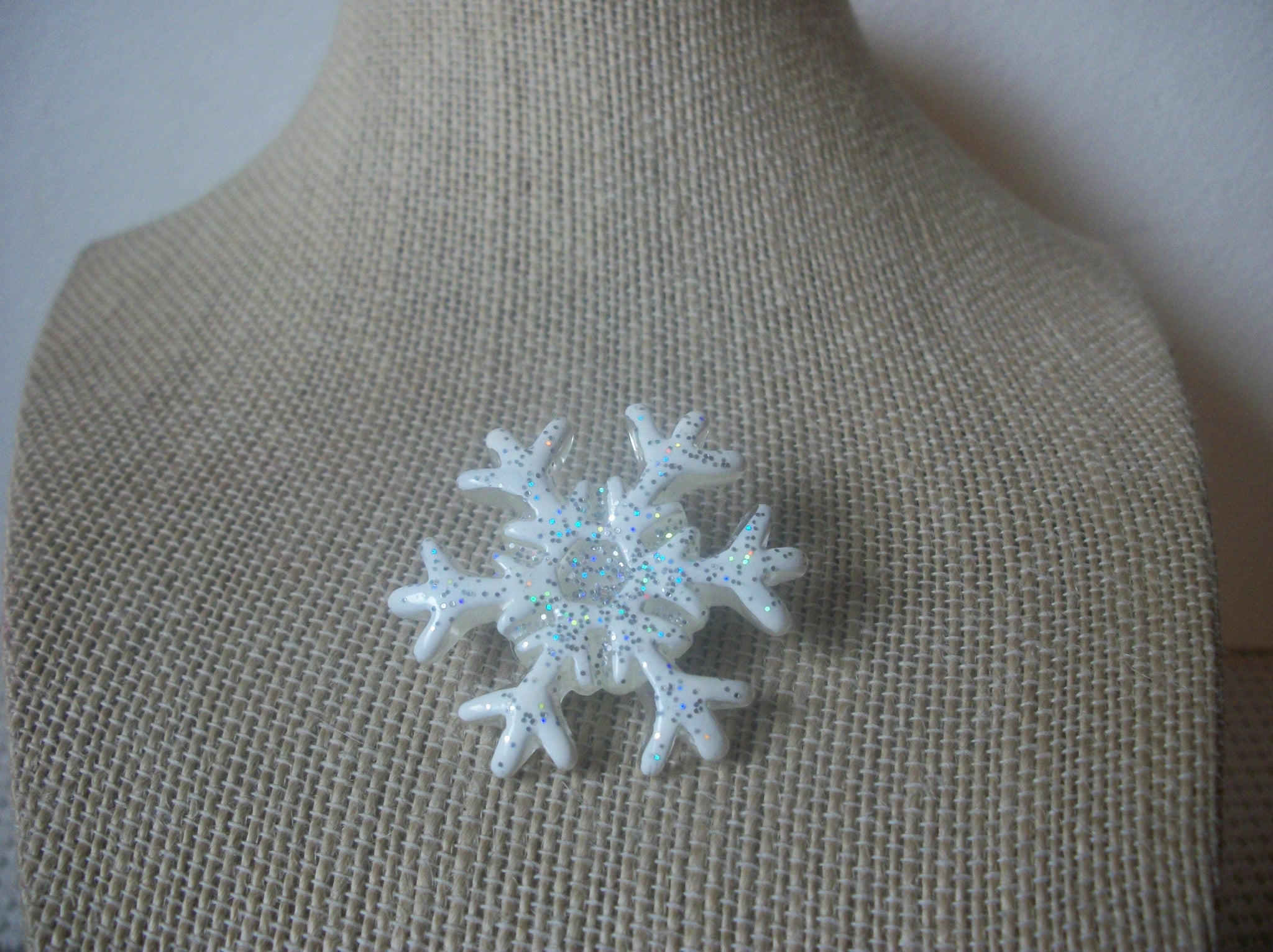 Vintage Jewelry White Snowflake Christmas Glitter Old Plastic, Brooch Pin 022321