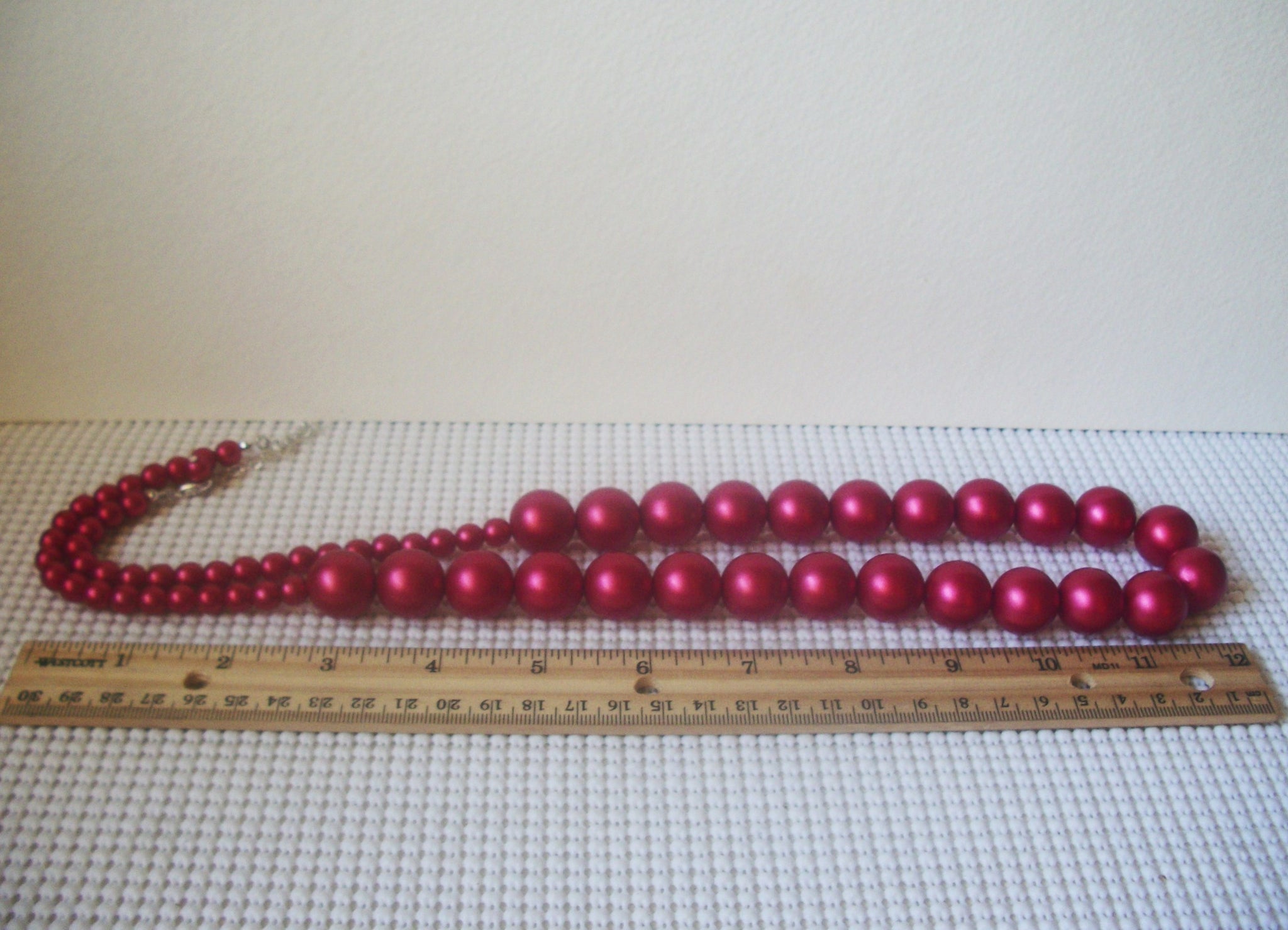 Retro 27" - 30" Long, Raspberry Acrylic , Flapper, Graduated Design, Vintage Necklace 51018