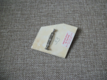 Vintage Lucinda House Pin Christmas Festive Wreath Glitter Roof Clouds 42617