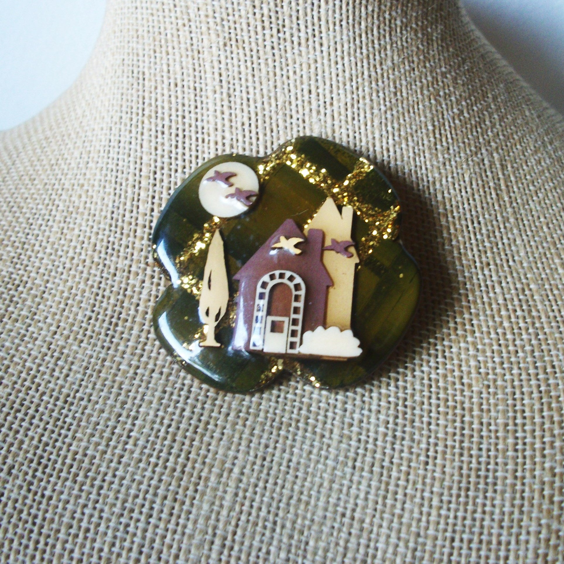 Vintage Lucinda House Pins olive Gold Little Castle Home Birds Flying Glitter 021321