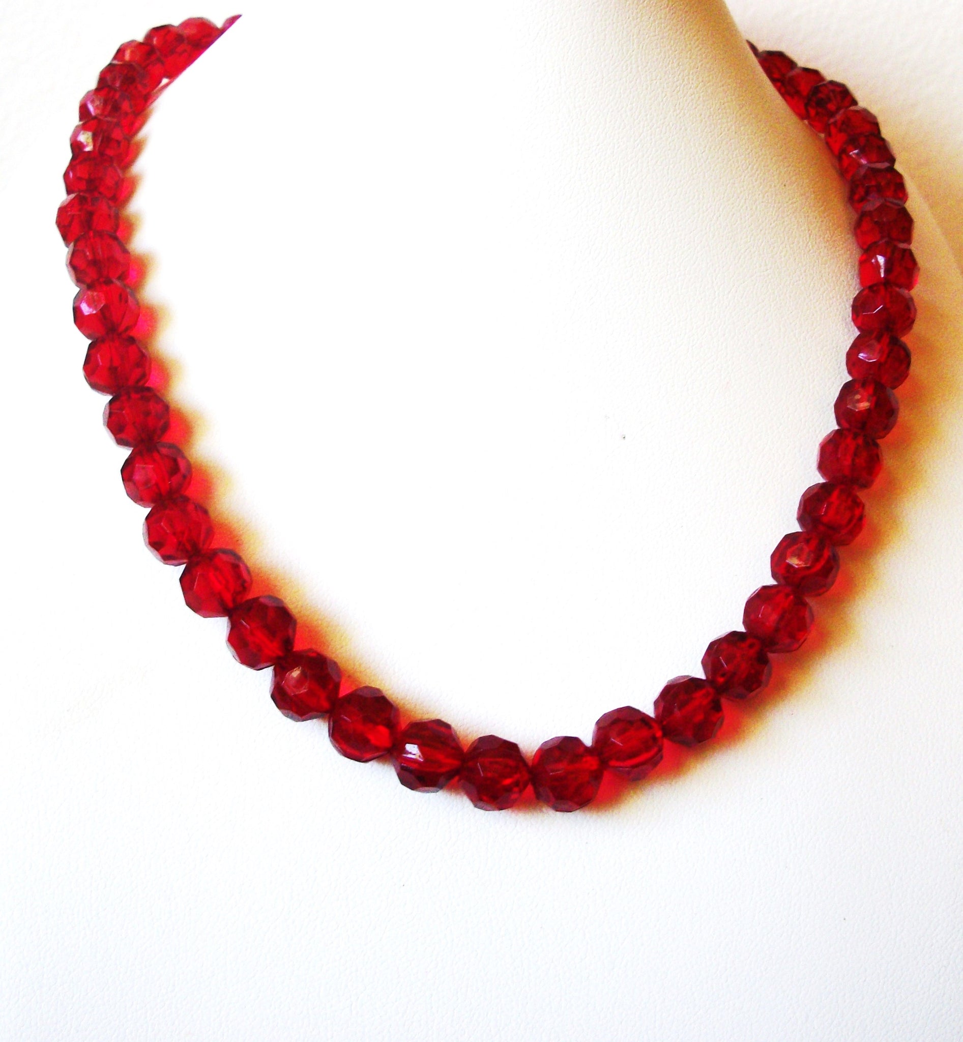 Retro Red Translucent Shorter Length Acrylic Beads Necklace 123020