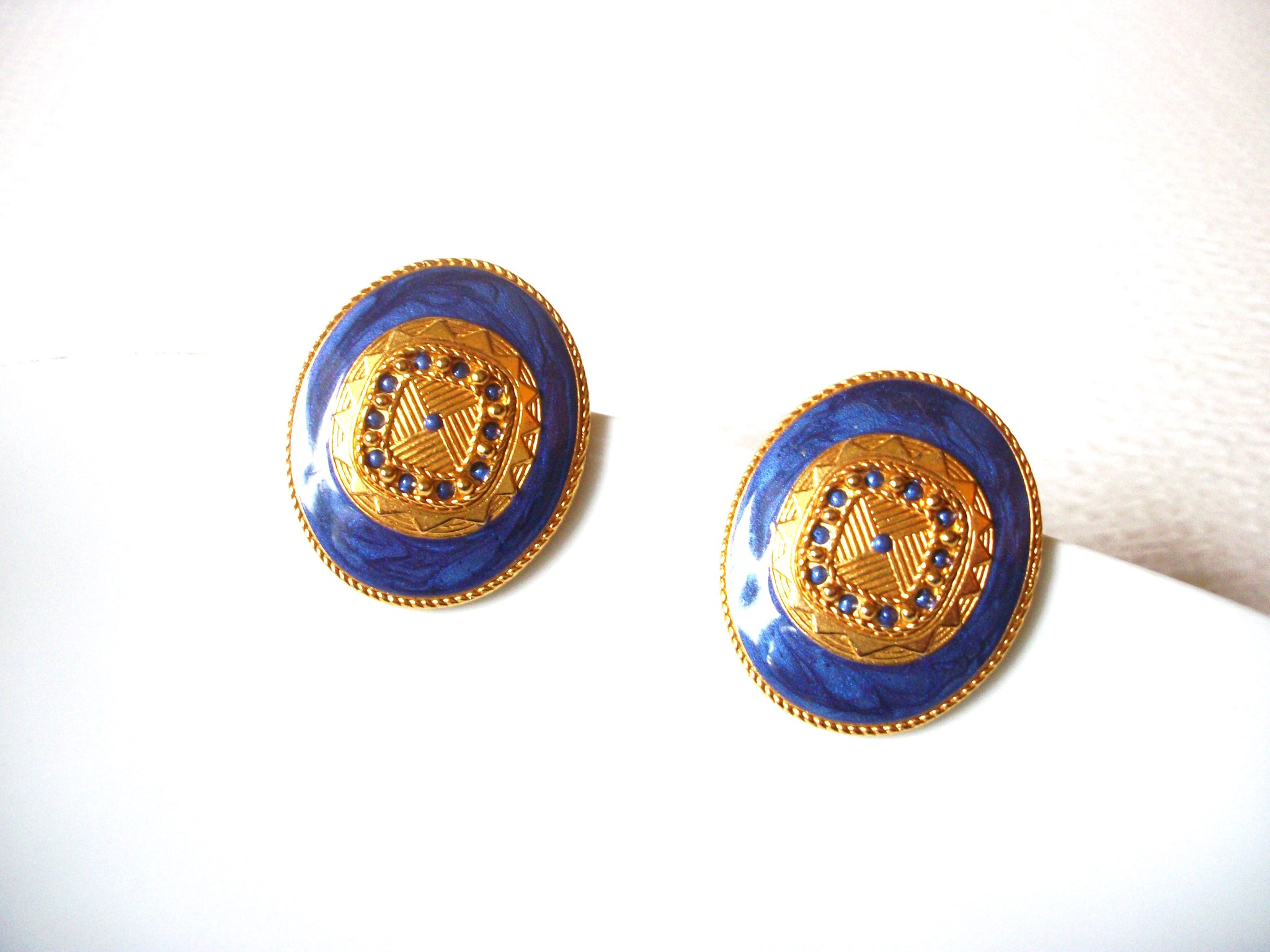 Vintage Gold Toned Purple Swirl Enameled Pierced Earrings 9216