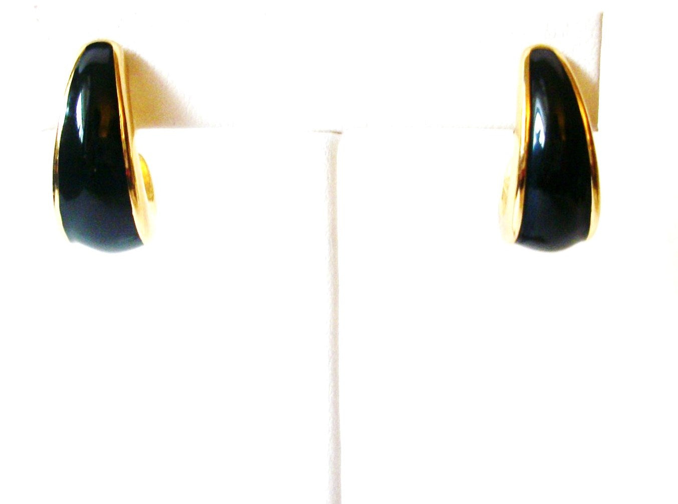 Vintage NAPIER Screw Back Gold Toned Black Enameled Curved Earrings 10721 Gently used