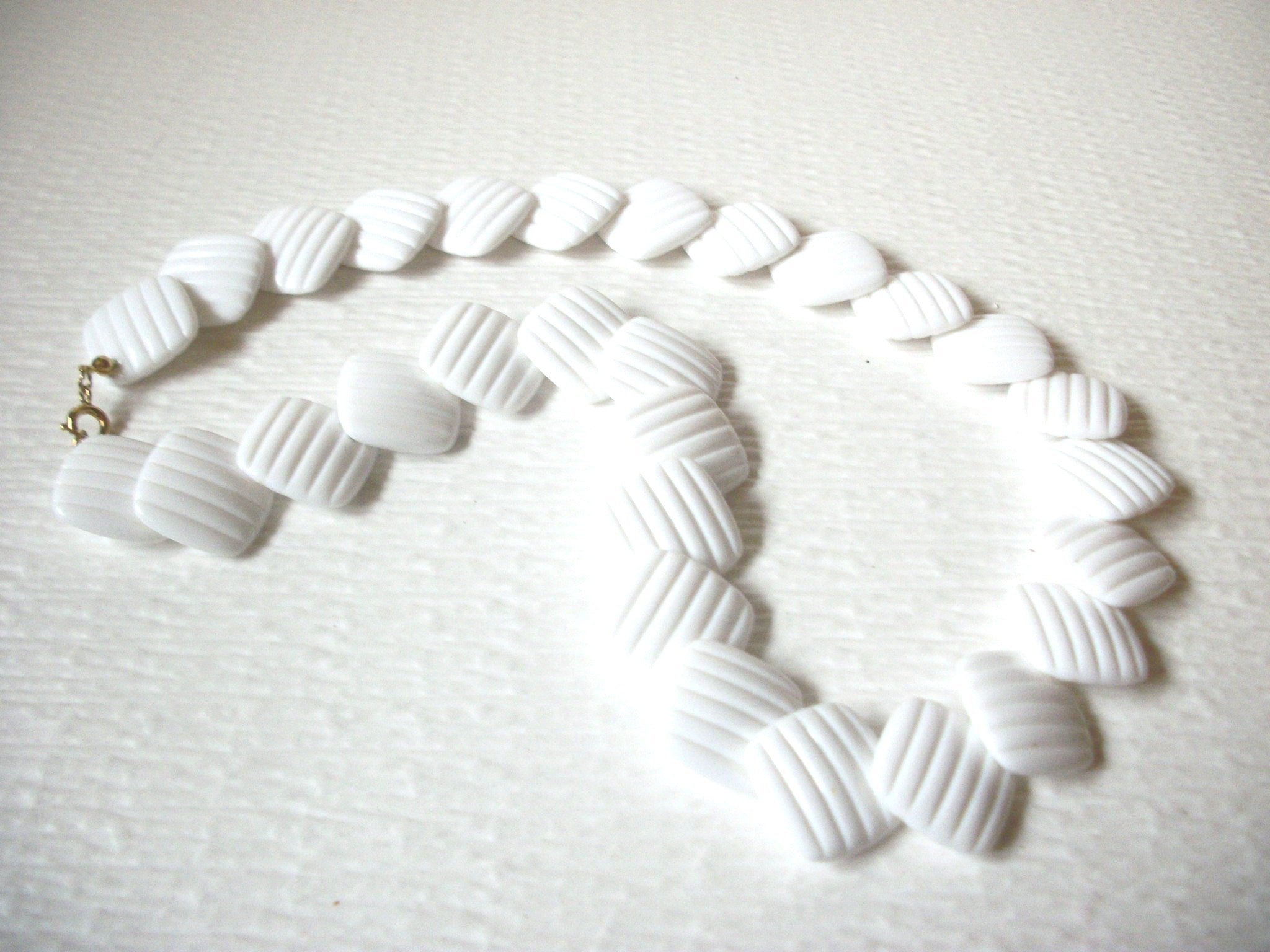 Retro Necklace White Old Plastic, Elegant Shorter Length 18" Long 82016