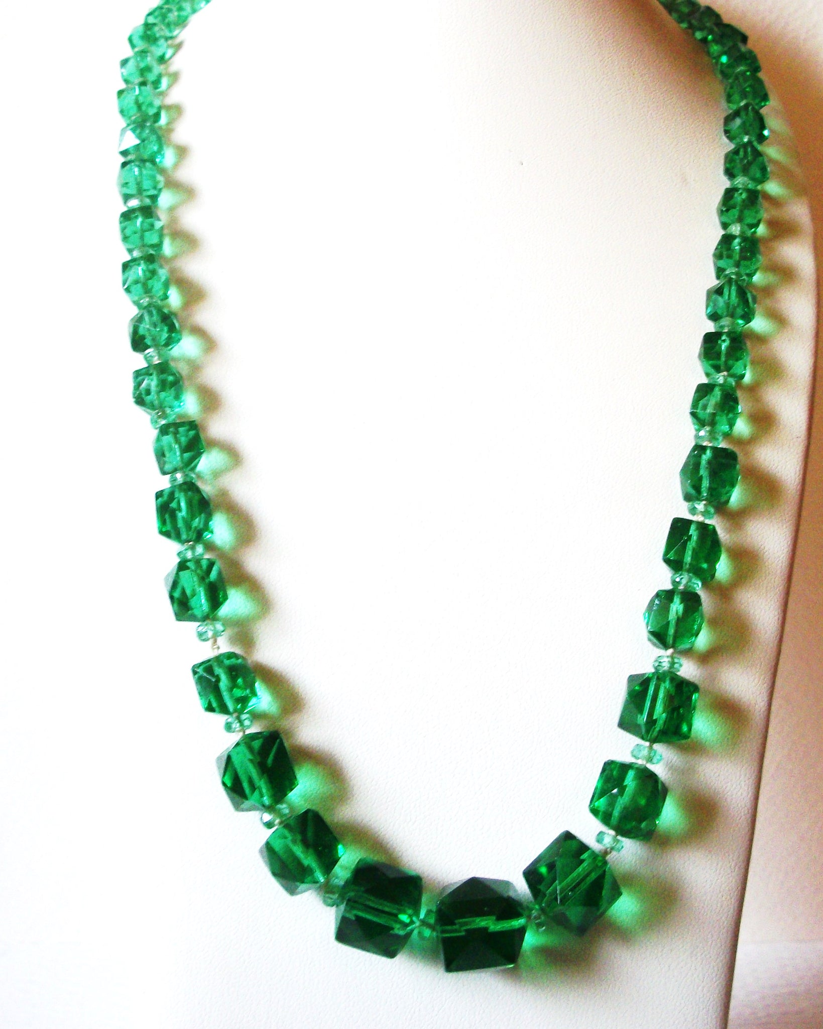 Vintage  Green Czech Glass 32" Necklace 80417