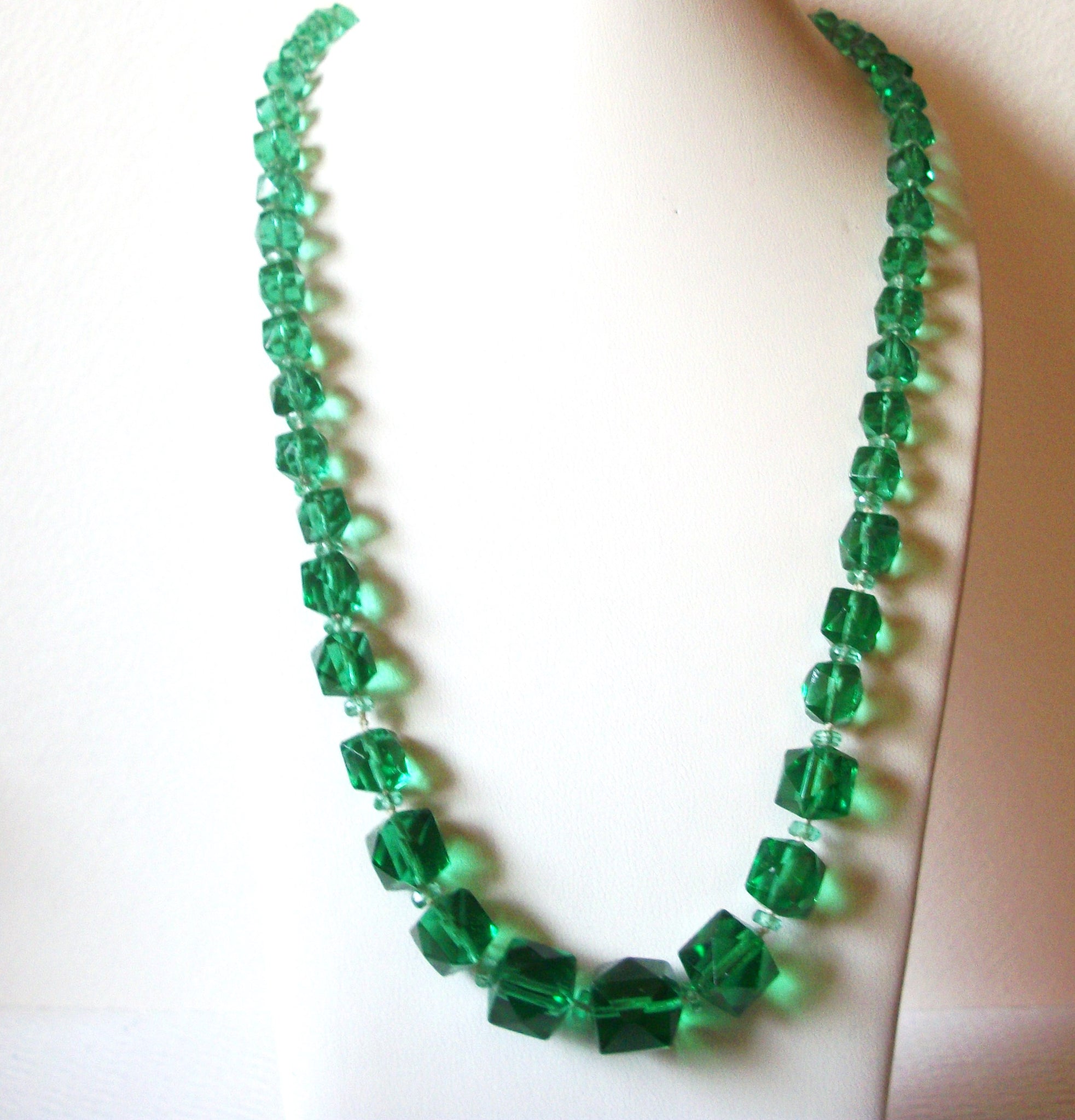 Vintage  Green Czech Glass 32" Necklace 80417