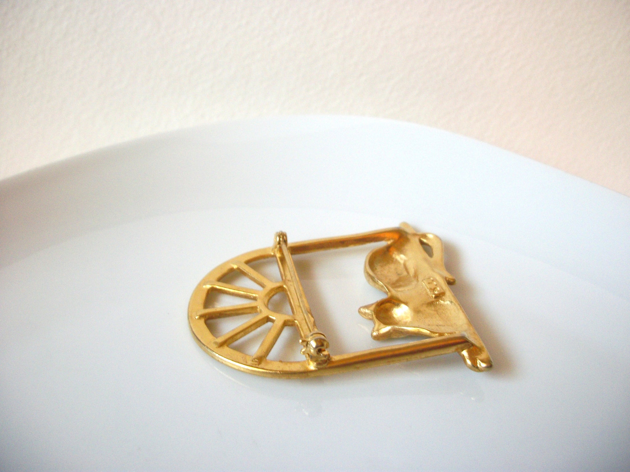 Vintage JJ Designer Cat Brooch Pin 81517