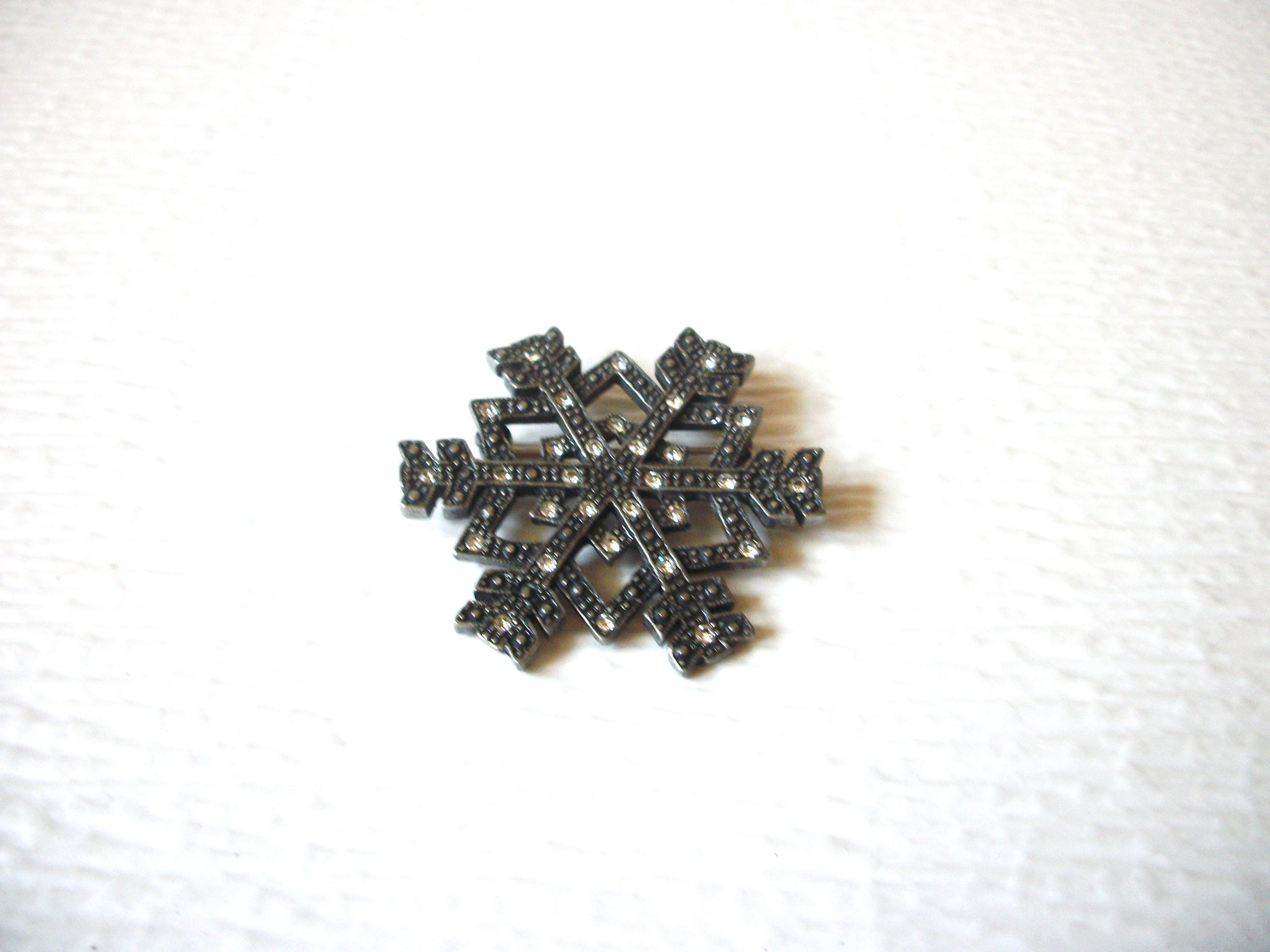 Pewter Clear Rhinestone Snowflake Brooch Pin 91017