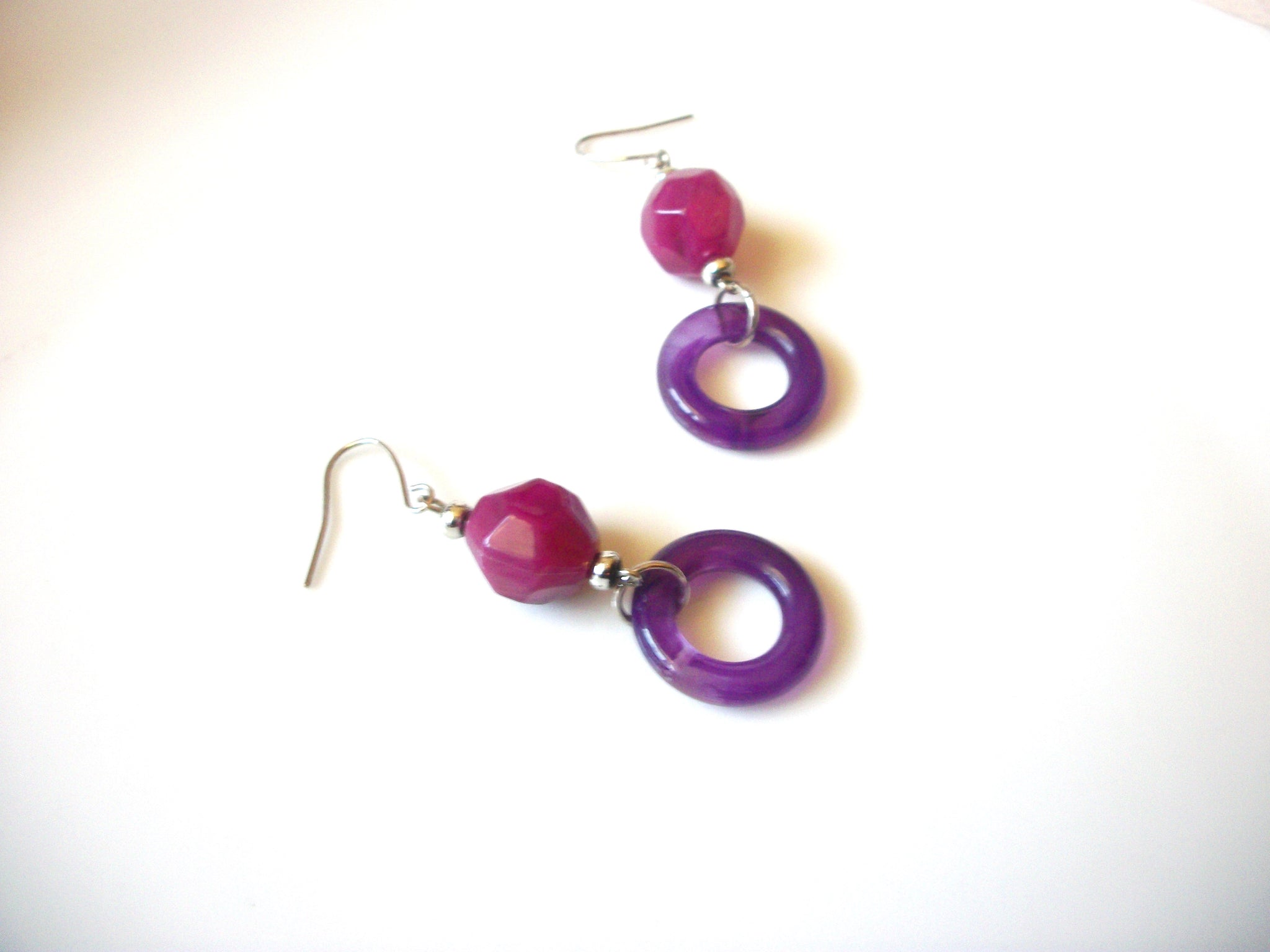 Retro Fuchsia Purple Plastic Dangle Earrings 9216