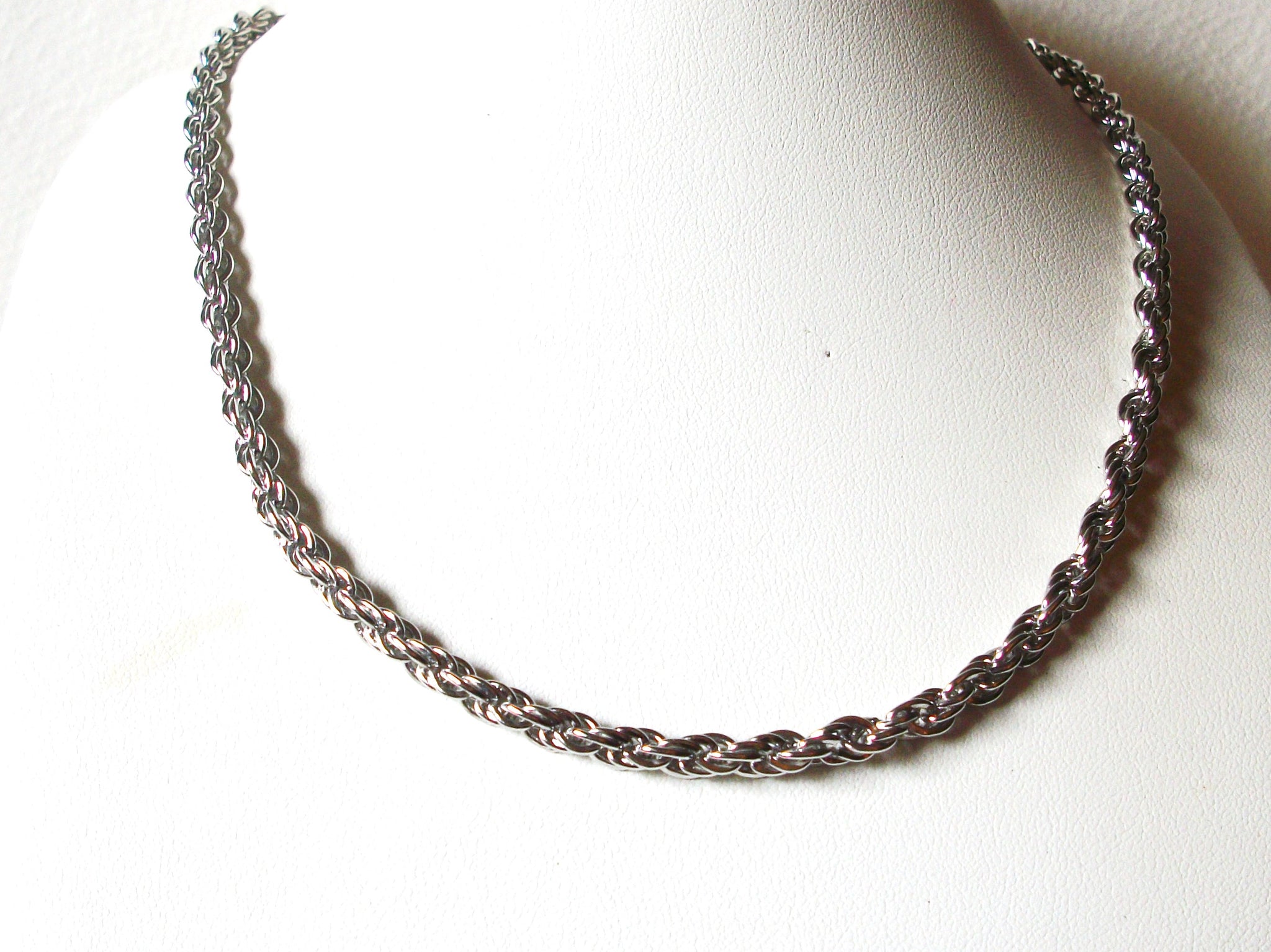 Vintage Silver Toned Rope Chain Links 18" Necklace 82017