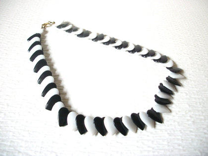 Retro Black White Hearts 16" Plastic Beads Necklace 72017